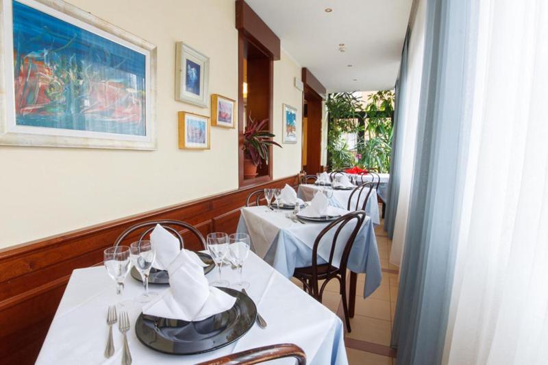 Hotel Mistrello Di Savoia บอร์โก วาล ดิ ตาโร ภายนอก รูปภาพ