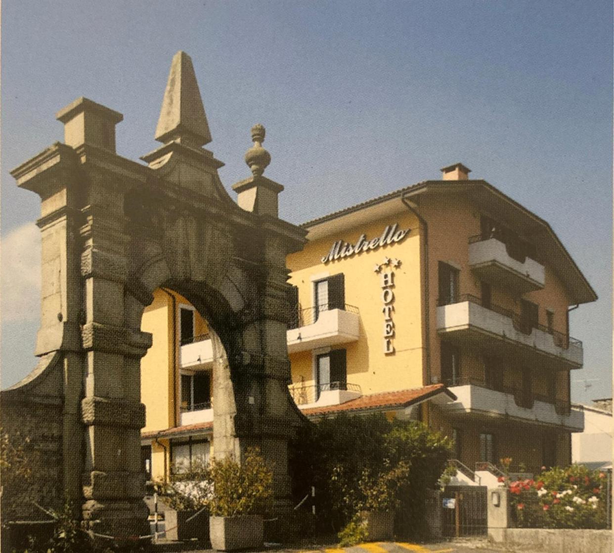 Hotel Mistrello Di Savoia บอร์โก วาล ดิ ตาโร ภายนอก รูปภาพ