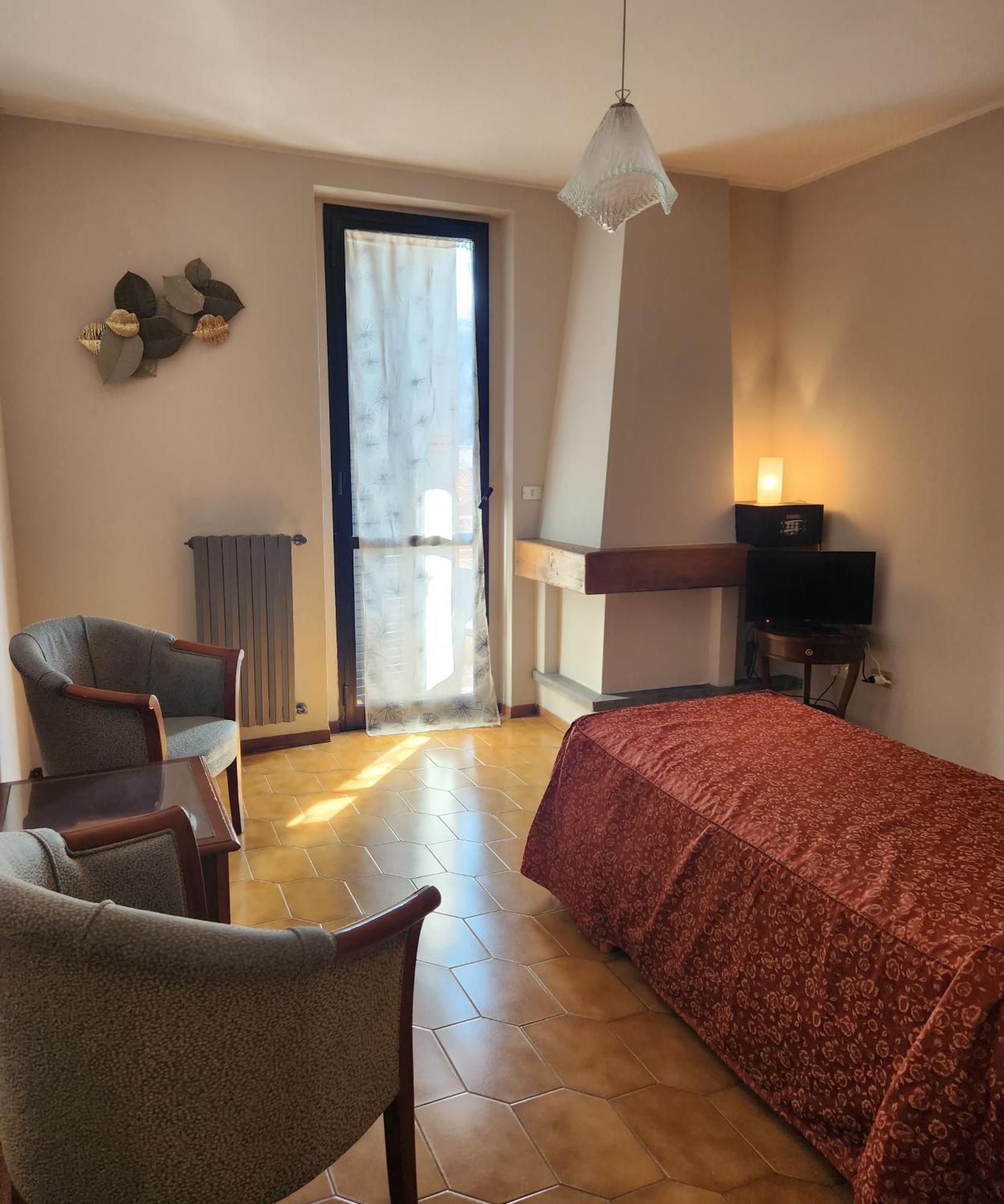 Hotel Mistrello Di Savoia บอร์โก วาล ดิ ตาโร ภายนอก รูปภาพ