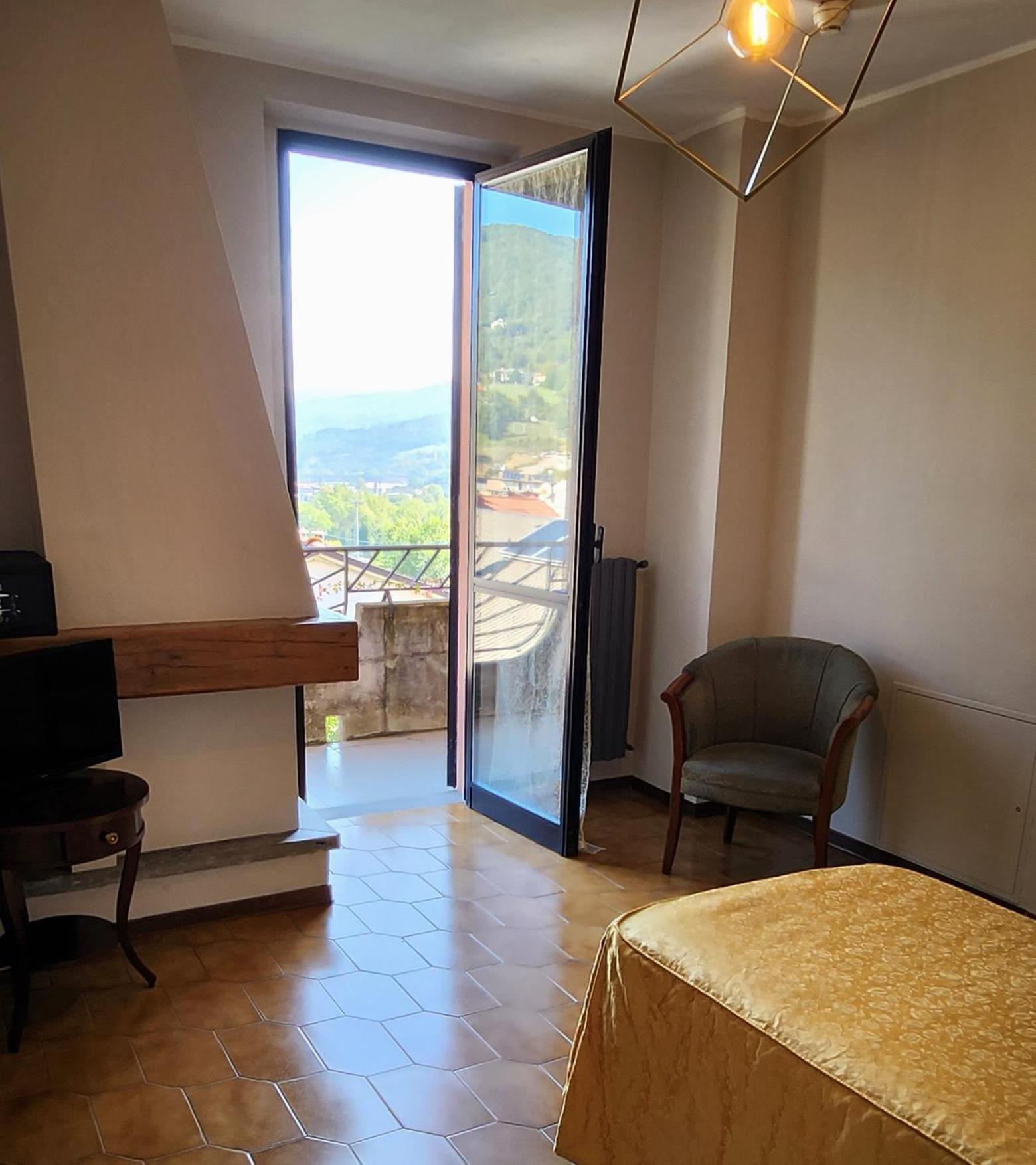 Hotel Mistrello Di Savoia บอร์โก วาล ดิ ตาโร ภายนอก รูปภาพ